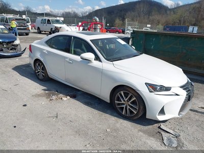JTHC81D23K5****** 2019 Lexus IS