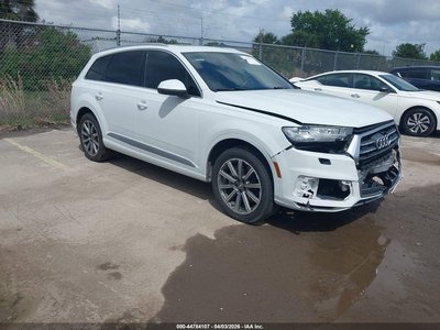 WA1LHAF72HD****** 2017 Audi Q7
