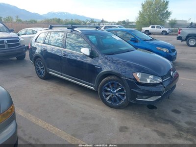 3VWH17AU0HM****** 2017 Volkswagen Golf Alltrack