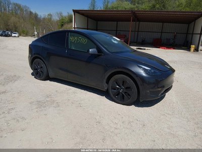 7SAYGDED2SF****** 2025 Tesla Model Y