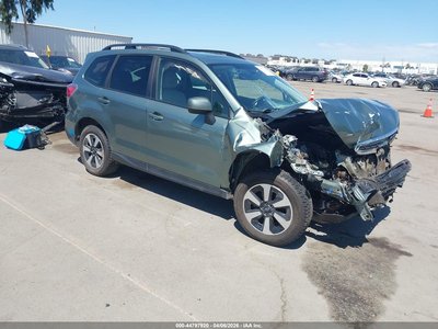 JF2SJAGC7JH****** 2018 Subaru Forester