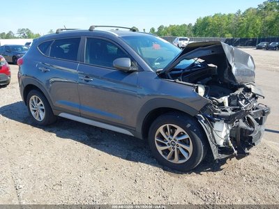 KM8J33A4XHU****** 2017 Hyundai Tucson