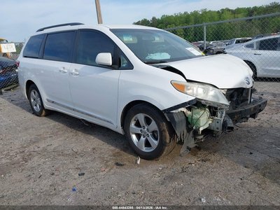 5TDKK3DC8FS****** 2015 Toyota Sienna