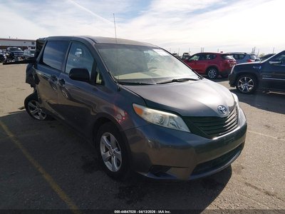 5TDZK3DC2CS****** 2012 Toyota Sienna