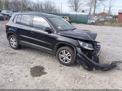 WVGAV7AX3GK****** 2016 Volkswagen Tiguan