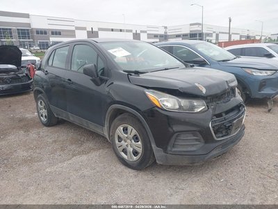 3GNCJKSB0JL****** 2018 Chevrolet Trax