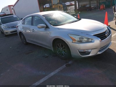 1N4AL3AP3FC****** Salvage and Wrecked 2015 Nissan Altima in Memphis