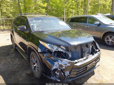 5TDBZRFH9JS****** 2018 Toyota Highlander