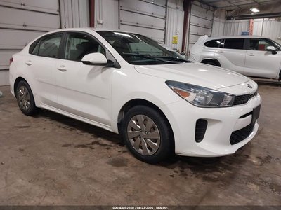 3KPA24AB6KE****** 2019 Kia Rio