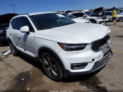 YV4162UKXM2****** 2021 Volvo XC40