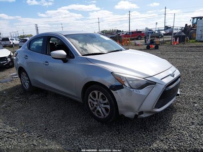 3MYDLBYV9HY****** 2017 Toyota Yaris