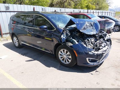 2C4RC1BG3HR****** 2017 Chrysler Pacifica