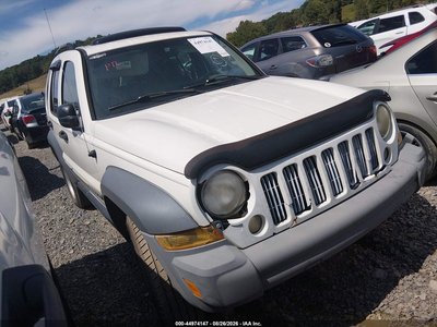 1J4GL48KX5W****** 2005 Jeep Liberty