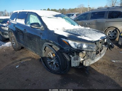 5TDBZRFH7HS****** 2017 Toyota Highlander