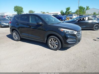 KM8J2CA46JU****** 2018 Hyundai Tucson