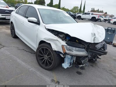 3VWDB7AJ6JM****** 2018 Volkswagen Jetta