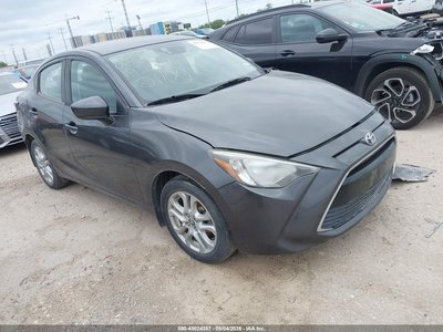 3MYDLBYV9HY****** 2017 Toyota Yaris