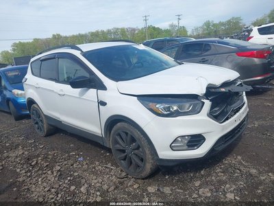 1FMCU0GD6JU****** 2018 Ford Escape