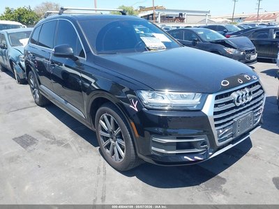 WA1LAAF7XJD****** 2018 Audi Q7