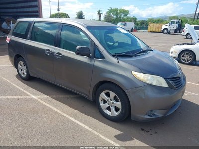 5TDZK3DC8CS****** 2012 Toyota Sienna