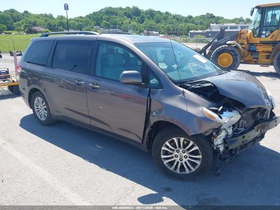 5TDYK3DC8CS****** 2012 Toyota Sienna