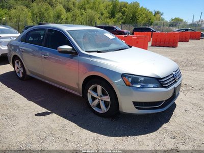 1VWBN7A37DC****** 2013 Volkswagen Passat