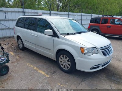 2C4RC1BG3GR****** 2016 Chrysler Town & Country
