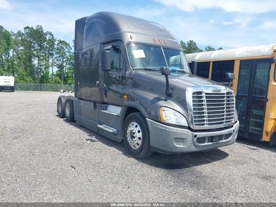 1FUJGLDR8JL****** 2018 Freightliner Cascadia 125