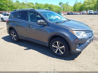 2T3RFREV5JW****** 2018 Toyota RAV4