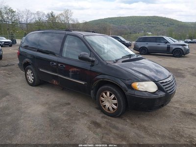 2005 Chrysler Town & Country