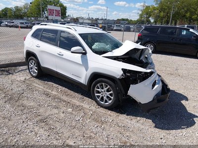 1C4PJLCB5HW****** 2017 Jeep Cherokee