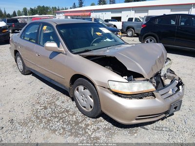 1HGCG16402A****** 2002 Honda Accord