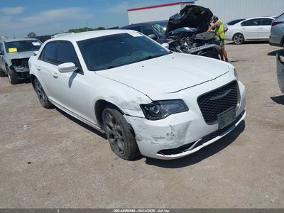 2016 Chrysler 300