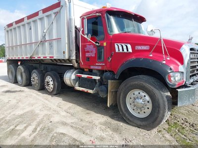 1M2AX07C48M****** 2008 Mack 700