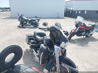2011 Harley-Davidson FLHTCU