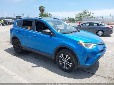 JTMZFREV8HJ****** 2017 Toyota RAV4