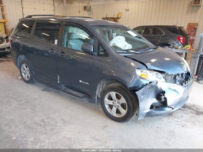 5TDKK3DC9FS****** 2015 Toyota Sienna