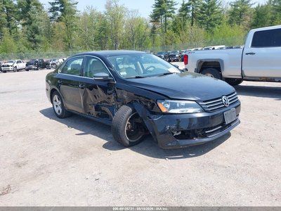 1VWBP7A33DC****** 2013 Volkswagen Passat