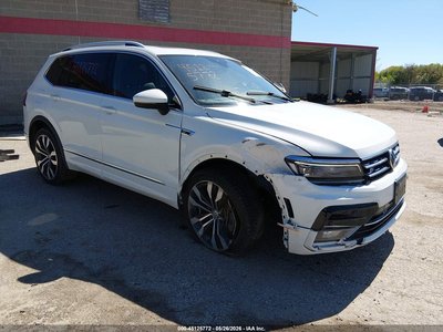 3VV4B7AX9JM****** 2018 Volkswagen Tiguan