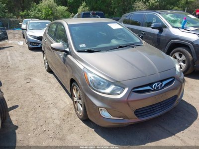 KMHCU5AE9CU****** 2012 Hyundai Accent