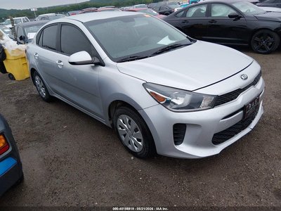 3KPA24AB7JE****** 2018 Kia Rio