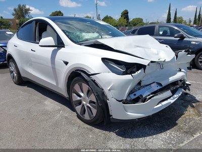 7SAYGDEE4PF****** 2023 Tesla Model Y