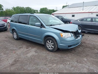 2009 Chrysler Town & Country