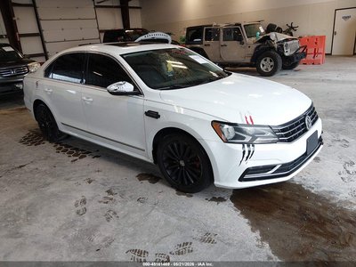 1VWBT7A33HC****** 2017 Volkswagen Passat