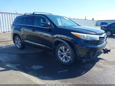 5TDBKRFH1FS****** 2015 Toyota Highlander
