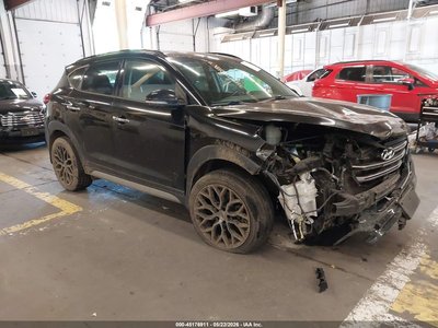 KM8J3CA26JU****** 2018 Hyundai Tucson