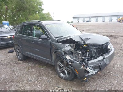 WVGUV7AX8HK****** 2017 Volkswagen Tiguan