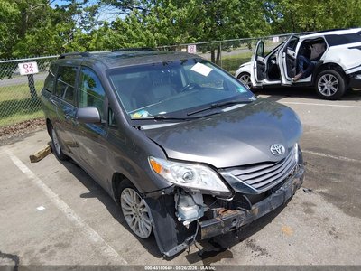 5TDYK3DCXFS****** 2015 Toyota Sienna