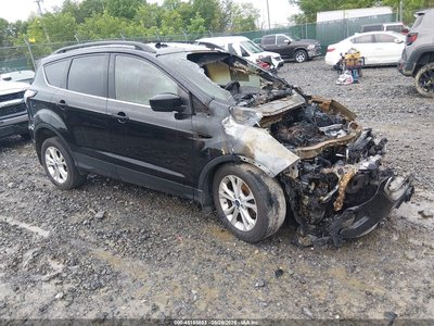 1FMCU9HD6JU****** 2018 Ford Escape