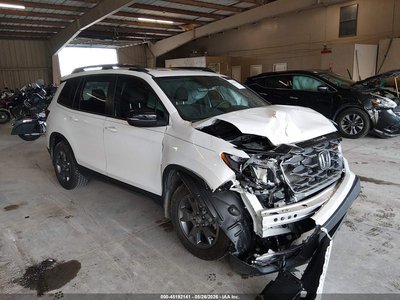 5FNYF8H62RB****** 2024 Honda Passport
